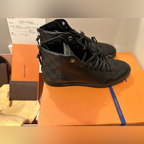 Louis Vuitton Line-Up Sneaker - Picture 5 of 5